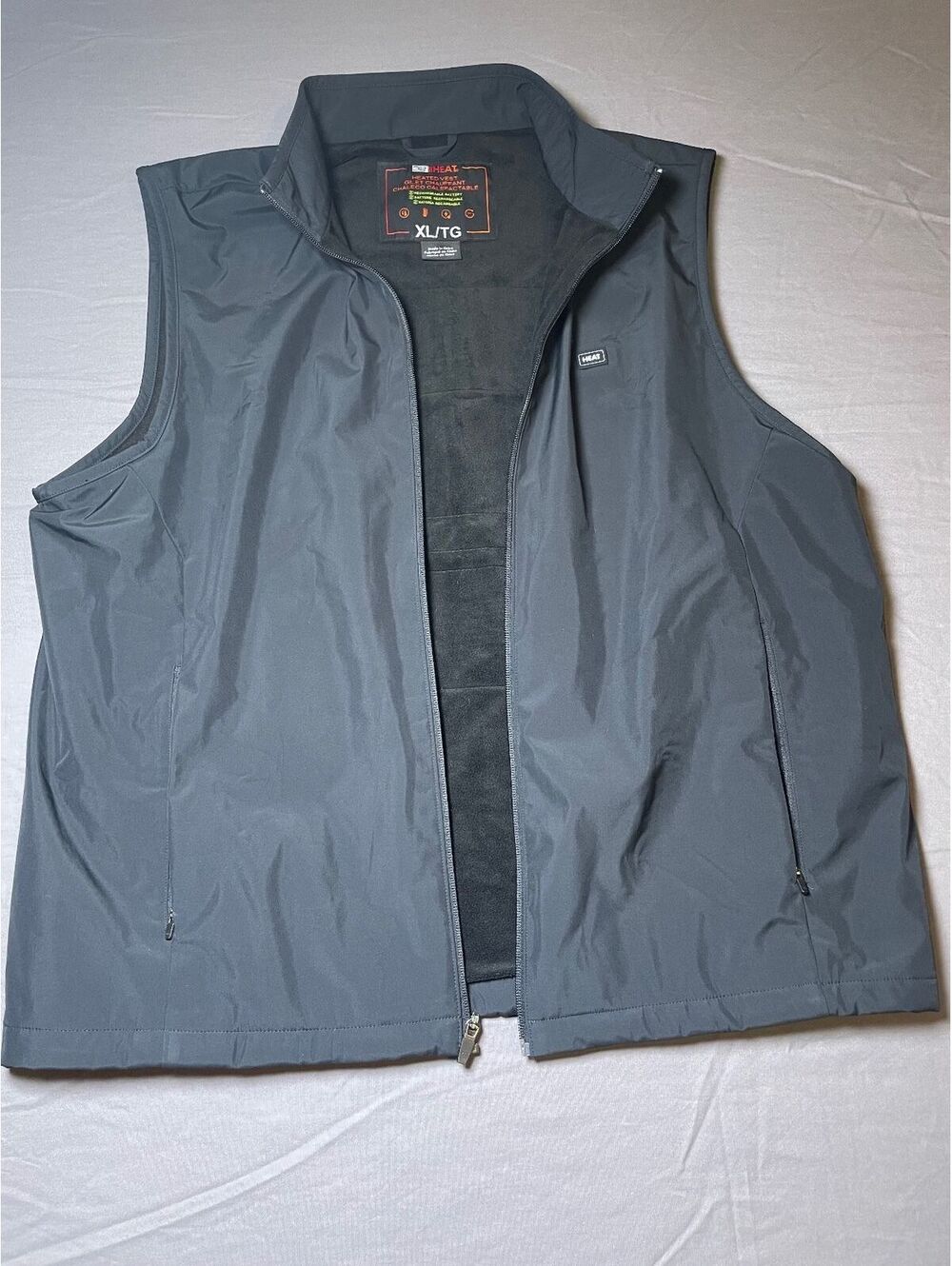 32 Degrees Heat Men’s Black Zip Up Vest EUC-121